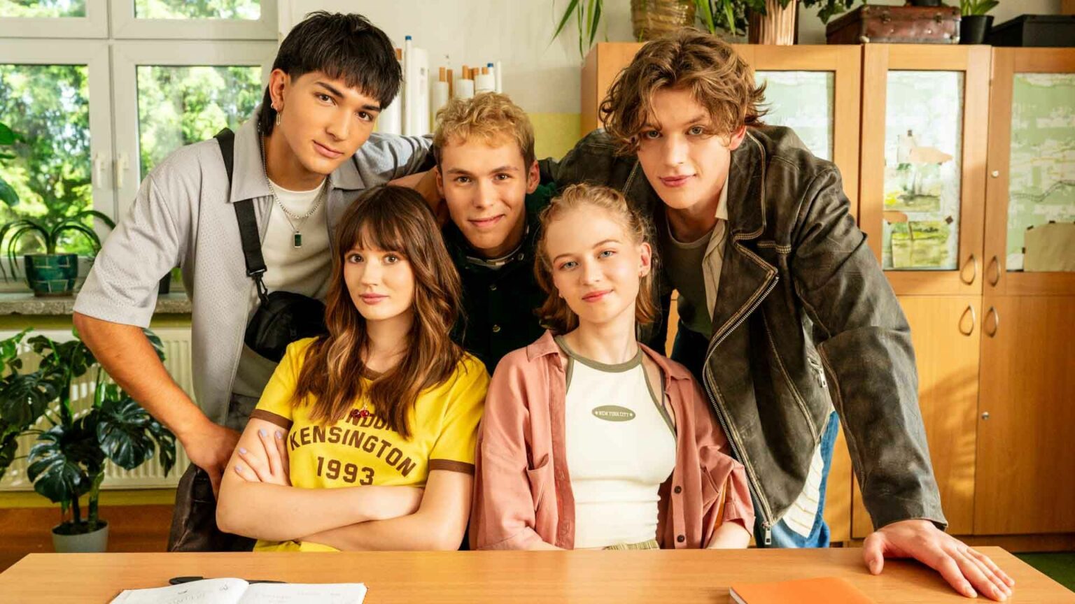 uid_63f22d4f78bf49ff81c6dd72cc2d5037_width_1990_play_0_pos_0_gs_0_height_0